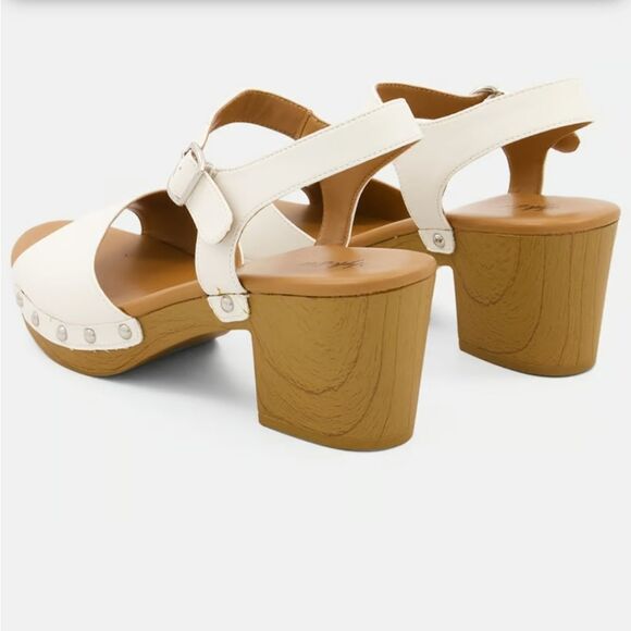 BRAND NEW ME TOO  WOMEN'S FAUX LEATHER HEEL SANDALS   - Picture 16 of 16